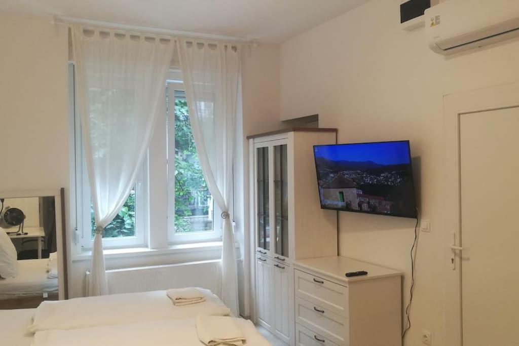 Beliz2 Ac New Cozy In The Center בודפשט